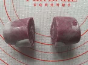 24. 用锋利一点的刀从中间切断