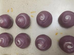 27. 慢慢收口，包起来就可以了，收口处捏紧