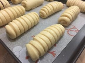 码在烤盘上