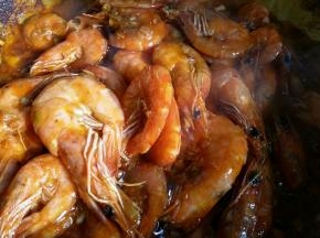 汤汁变浓，收至微微发干即可。