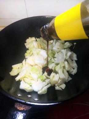 翻炒几分钟加入蚝油