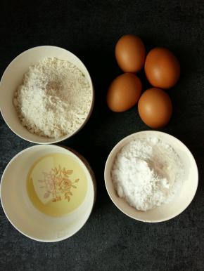 用料称好备用。