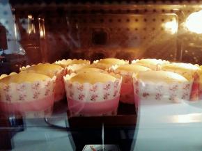 杯子蛋糕，涨高的时候看着好美。