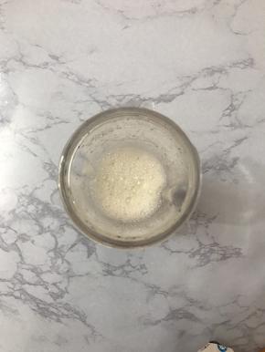 加入牛奶，可以入适量糖。