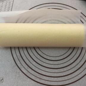 放入冰箱冷藏半个小时定型。