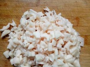 再切成条，切成丁
