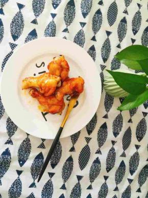 皮烤的酥脆，肉非常的嫩多汁。