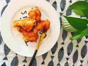 皮烤的酥脆，肉非常的嫩多汁。