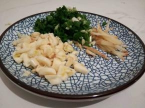 生姜，蒜，葱备齐