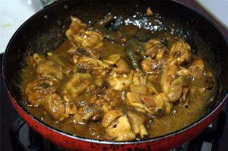 酱汁变稠即可。