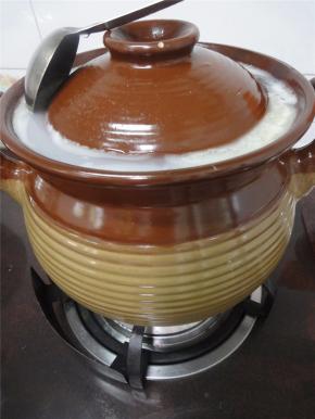 盖锅，慢火再煲30分钟。