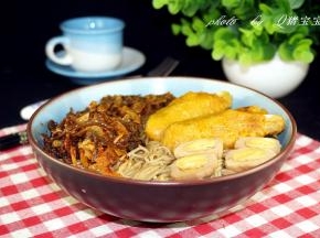 摆入自己喜欢的配菜即可。