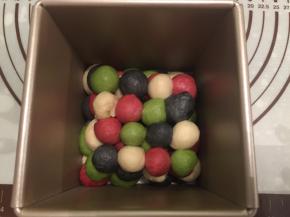 7.	摆放好所有的魔方面团