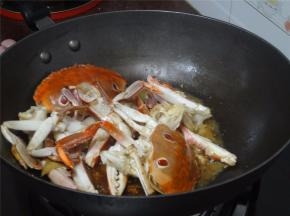 加入少许花生油。