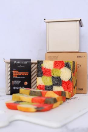 方子是做了两个水立方的吐司哦！