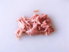 只要瘦肉将肉洗干净后切条