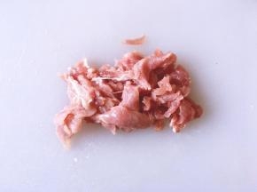 只要瘦肉将肉洗干净后切条