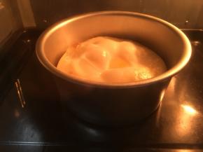 放入预热好的烤箱，200度烤制15-20分钟即可。