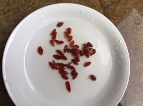 枸杞洗净