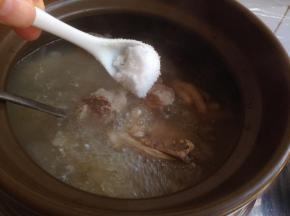 最后加盐调味即可