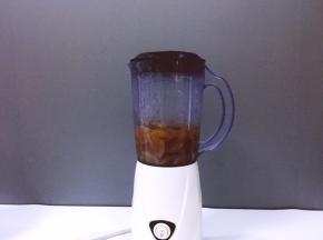 将其摇一摇，打开料理机打几分钟