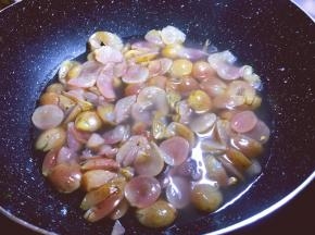 煮成如图这样基本就可以了，软透