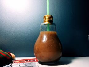 用容器装起来，提子果酱就好了，放冰箱冷藏保存