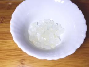 准备小半碗冰糖