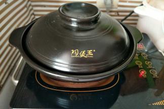 盖上盖子，中小火焖10分钟