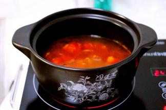 加入适量清水大火煮沸