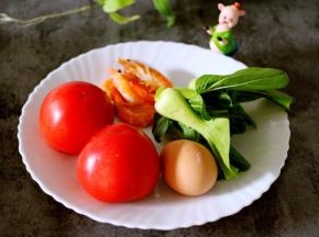 备齐所有的食材、洗净备用