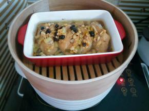 蒸好的鸡翅汤汁多