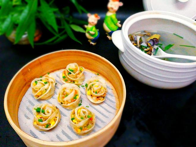 一锅出--玫瑰花蒸饺+蟹味菇蚬子汤
