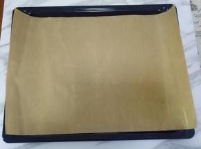 烤盘铺一层油纸