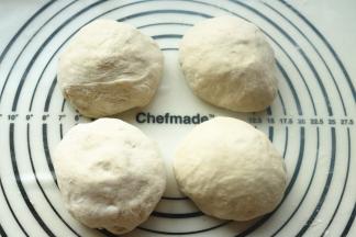 排气后分成四份。