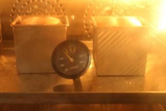 测了下温度，完全一致，非常准。