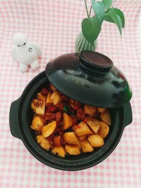 好吃的芋头烧肉。汤汁拌饭也超棒。