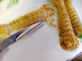 皮皮虾处理边角