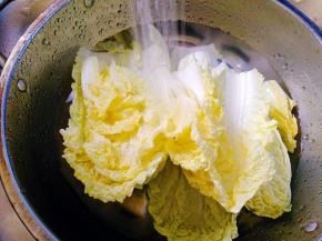 娃娃菜先浸泡再洗
