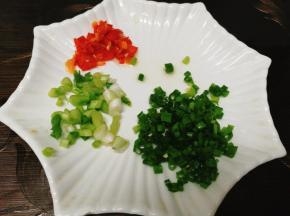 小辣椒，葱切小