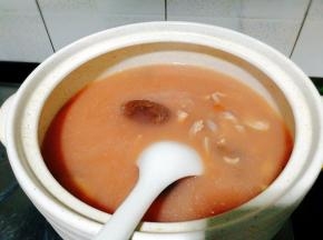 猪肚汤也好了，加入鸡粉调味即可