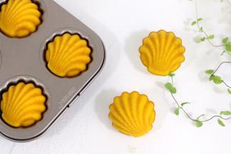 漂亮的南瓜玛德琳蛋糕就制作完成了。