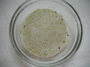 准备好自制蒸肉粉。