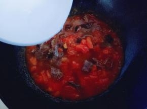 加入少量清水。