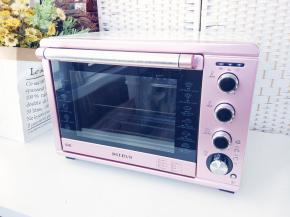 预热柏翠萌煮烤箱，设置上下火170度，预热10分钟。