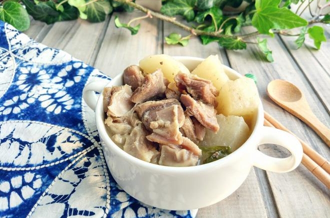 白萝卜炖剔骨羊排