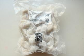 新鲜到达的青虾仁，个子大大的。