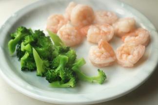 捞出来沥干水分。