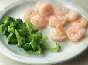 捞出来沥干水分。