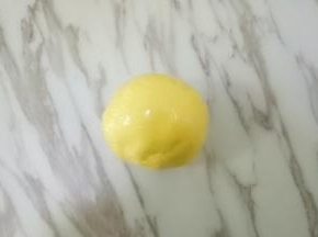 用保鲜膜包好，放冰箱冷藏1个小时